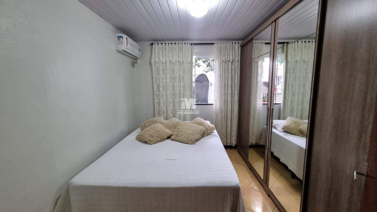 Casa à venda no bairro Primeiro de Maio: 