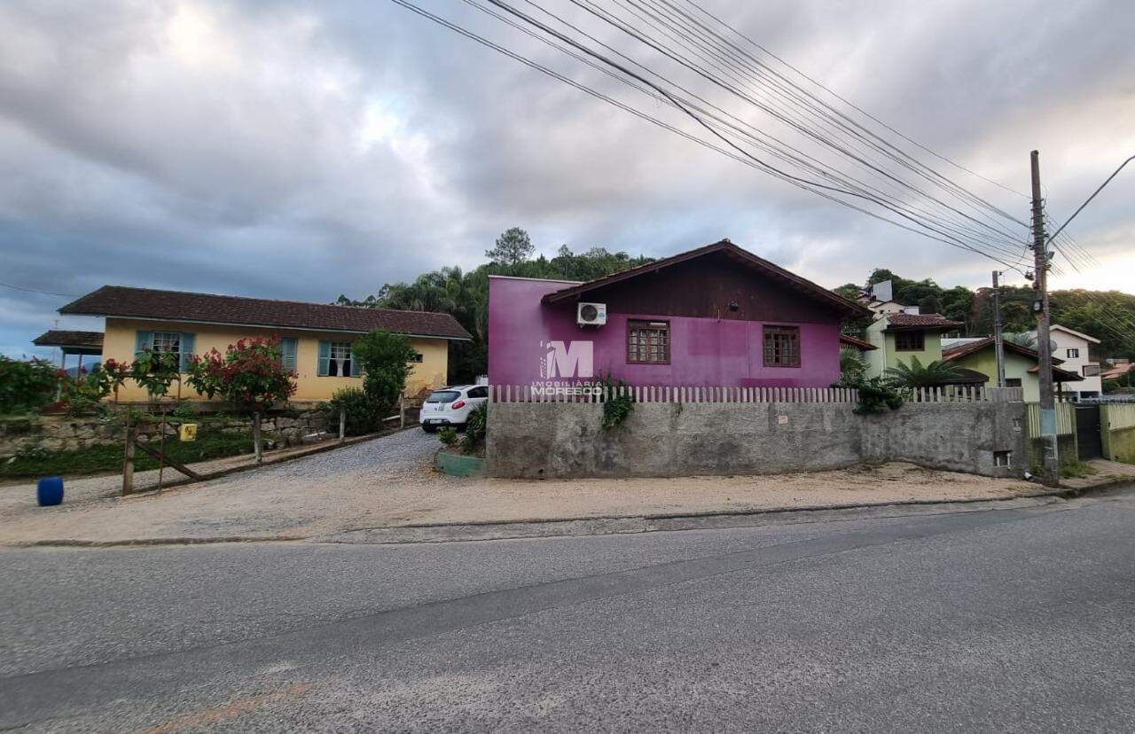 Casa à venda no bairro Primeiro de Maio: 