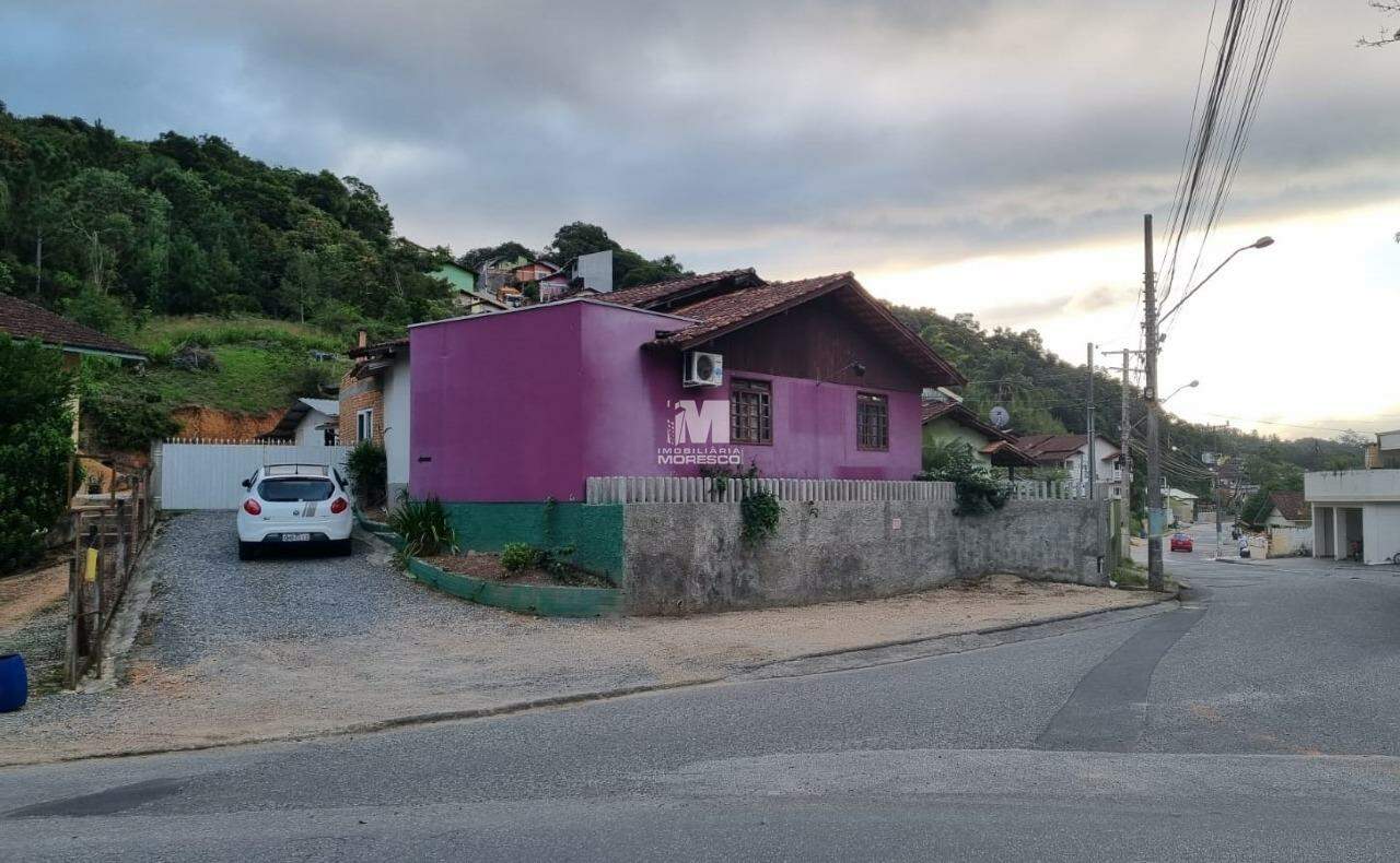 Casa à venda no bairro Primeiro de Maio: 