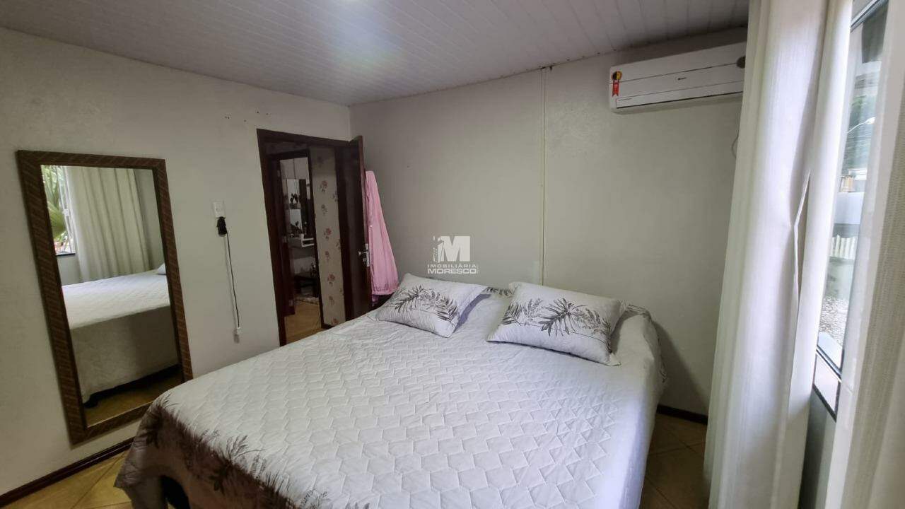 Casa à venda no bairro Primeiro de Maio: 