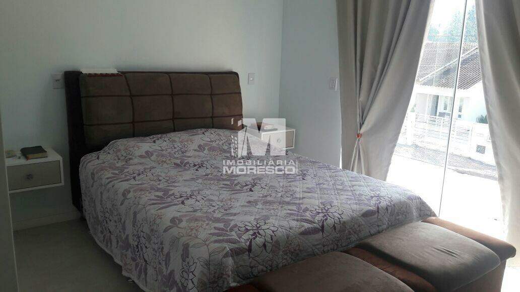 Casa à venda no bairro Centro: