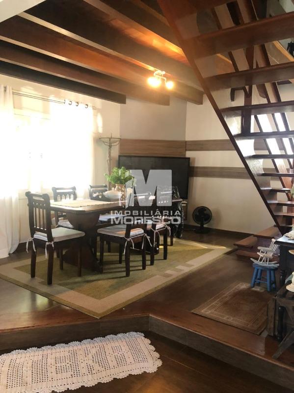 Casa à venda no bairro Souza Cruz: 