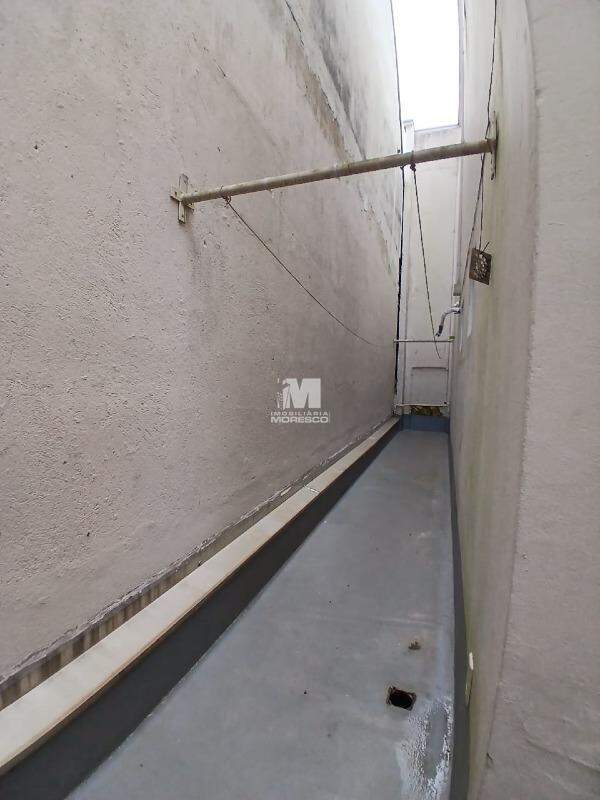Apartamento para aluguel no bairro Centro: 