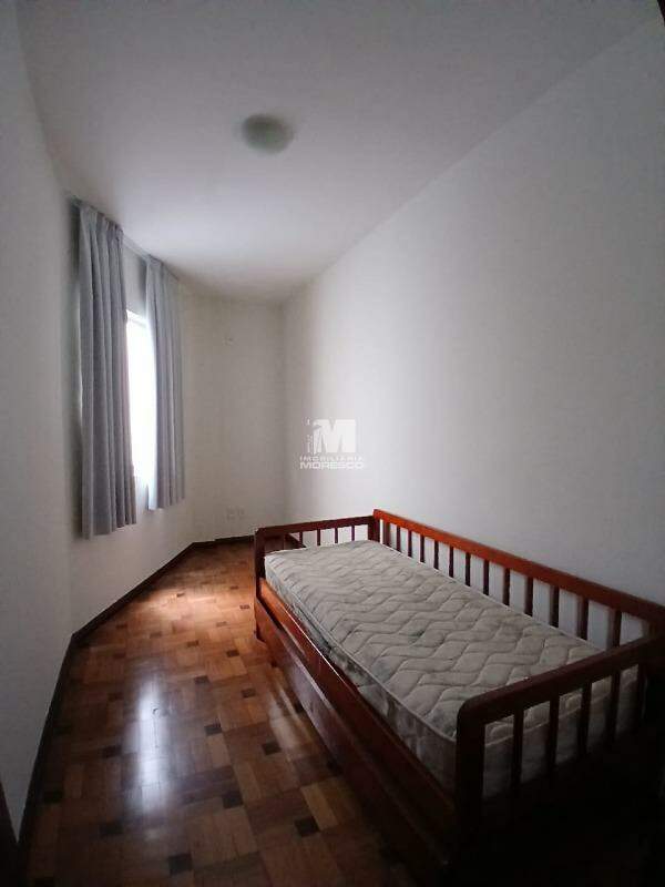 Apartamento para aluguel no bairro Centro: 
