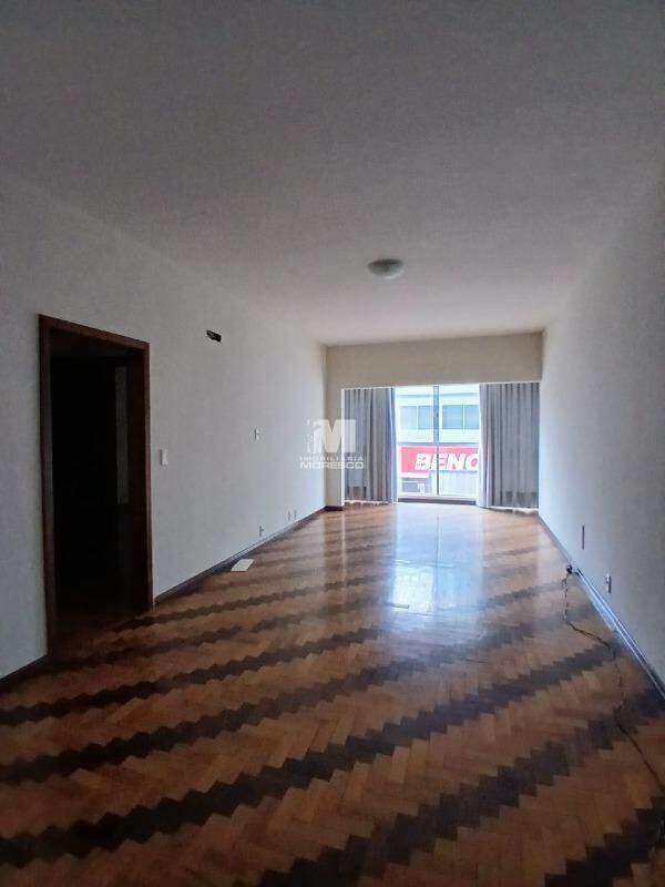 Apartamento para aluguel no bairro Centro: 