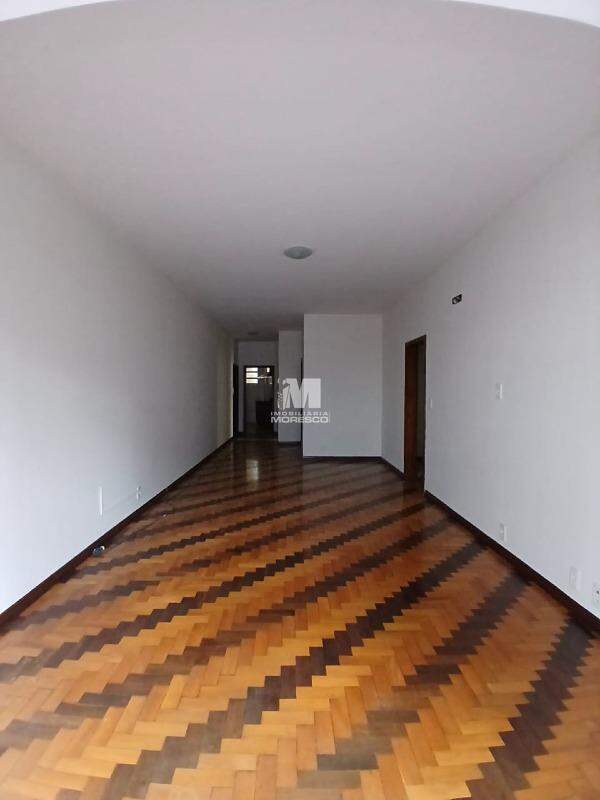 Apartamento para aluguel no bairro Centro: 