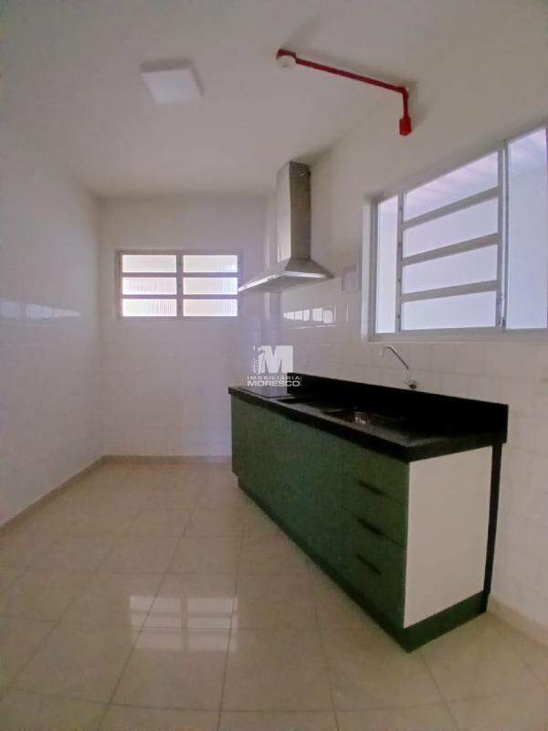Apartamento para aluguel no bairro Centro: 