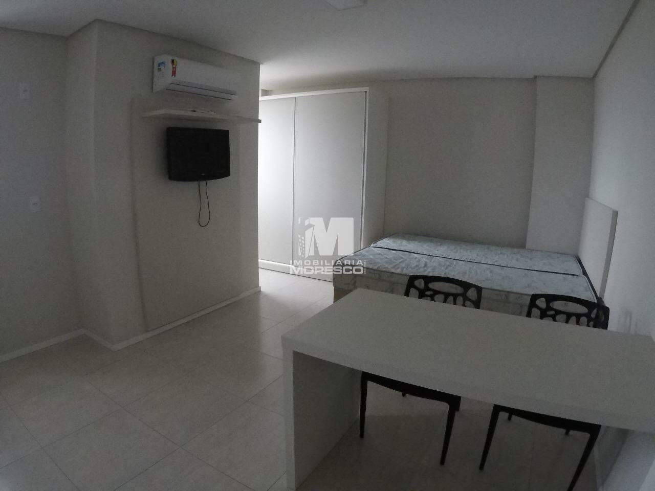 Flat para aluguel no bairro Santa Terezinha: 