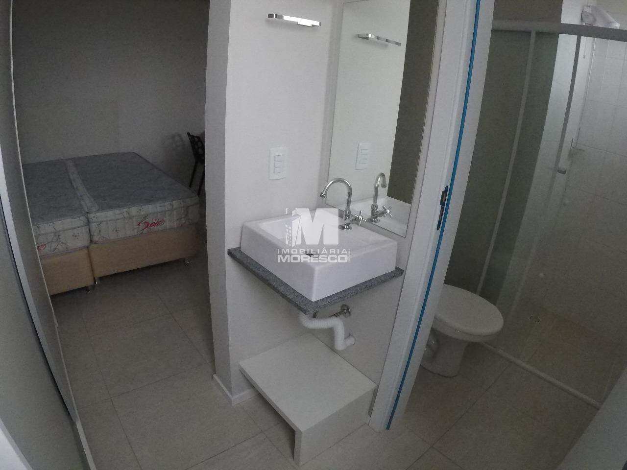 Flat para aluguel no bairro Santa Terezinha: 