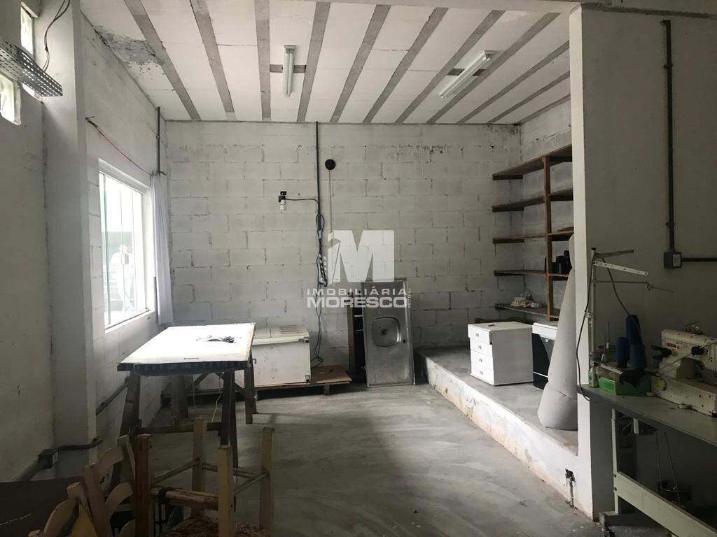 Casa à venda no bairro Lageado Baixo: