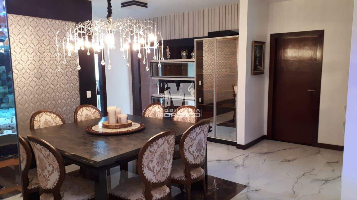 Casa à venda no bairro Azambuja: 