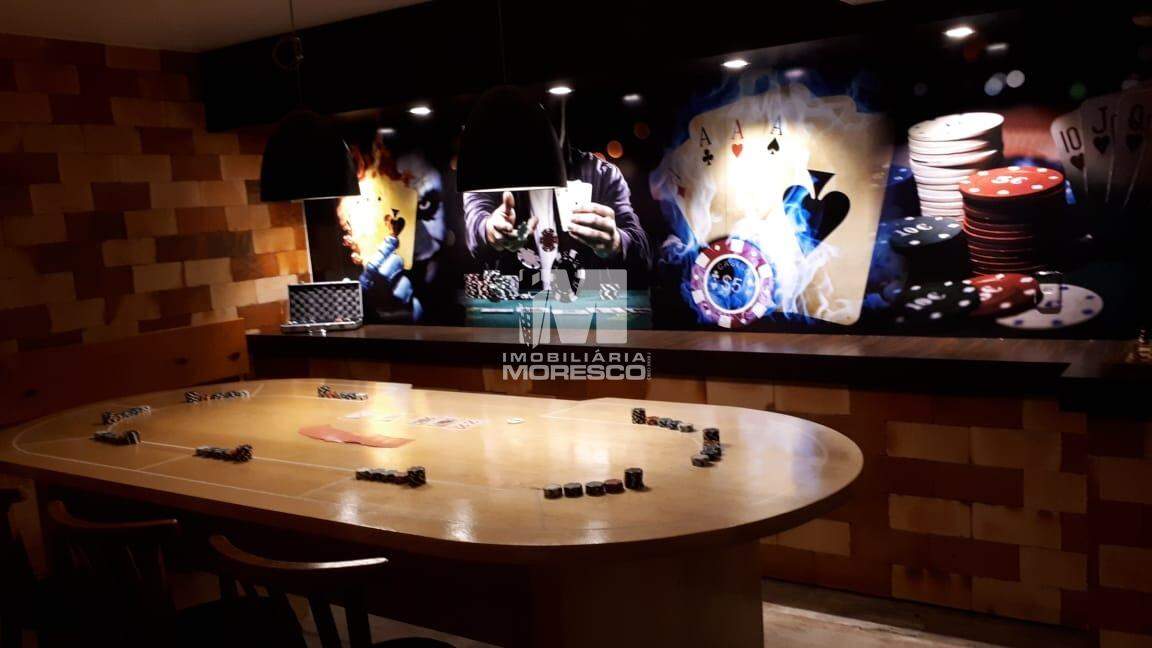 Casa à venda no bairro Azambuja: 