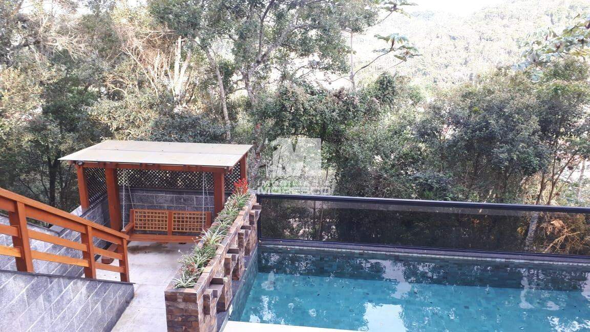 Casa à venda no bairro Azambuja: 