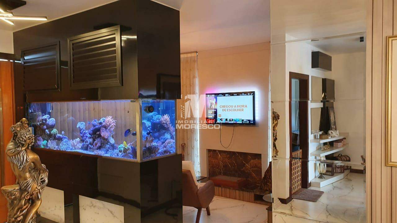 Casa à venda no bairro Azambuja: 