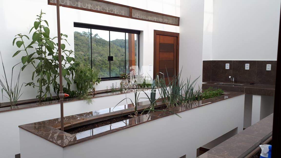 Casa à venda no bairro Azambuja: 