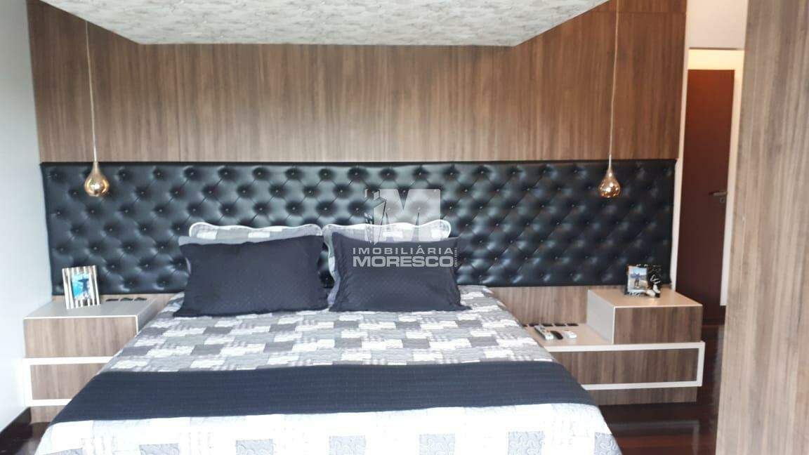 Casa à venda no bairro Azambuja: 