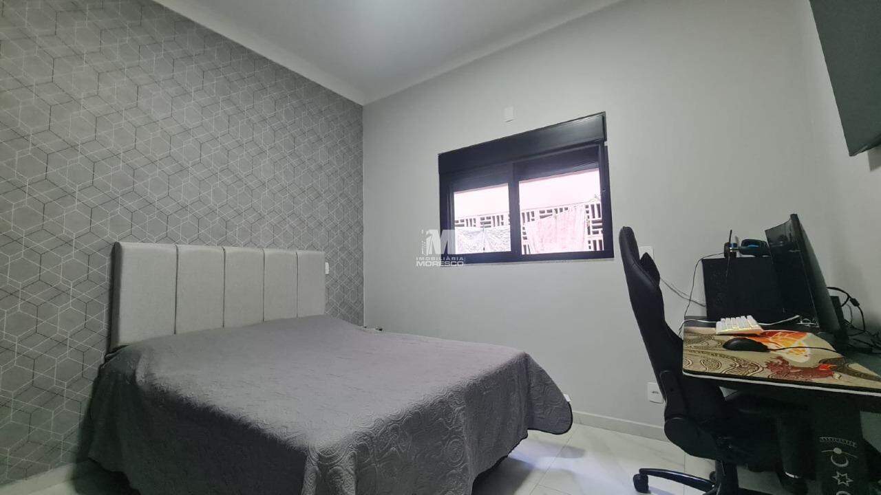 Casa à venda no bairro Souza Cruz: 