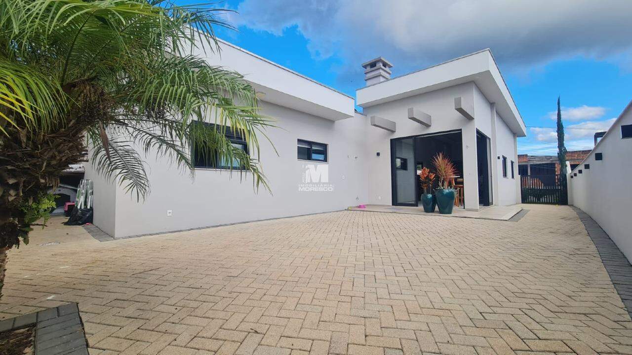 Casa à venda no bairro Souza Cruz: 