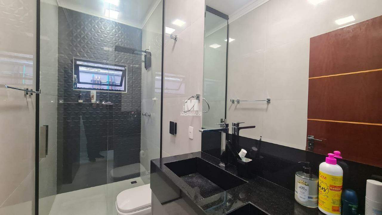 Casa à venda no bairro Souza Cruz: 