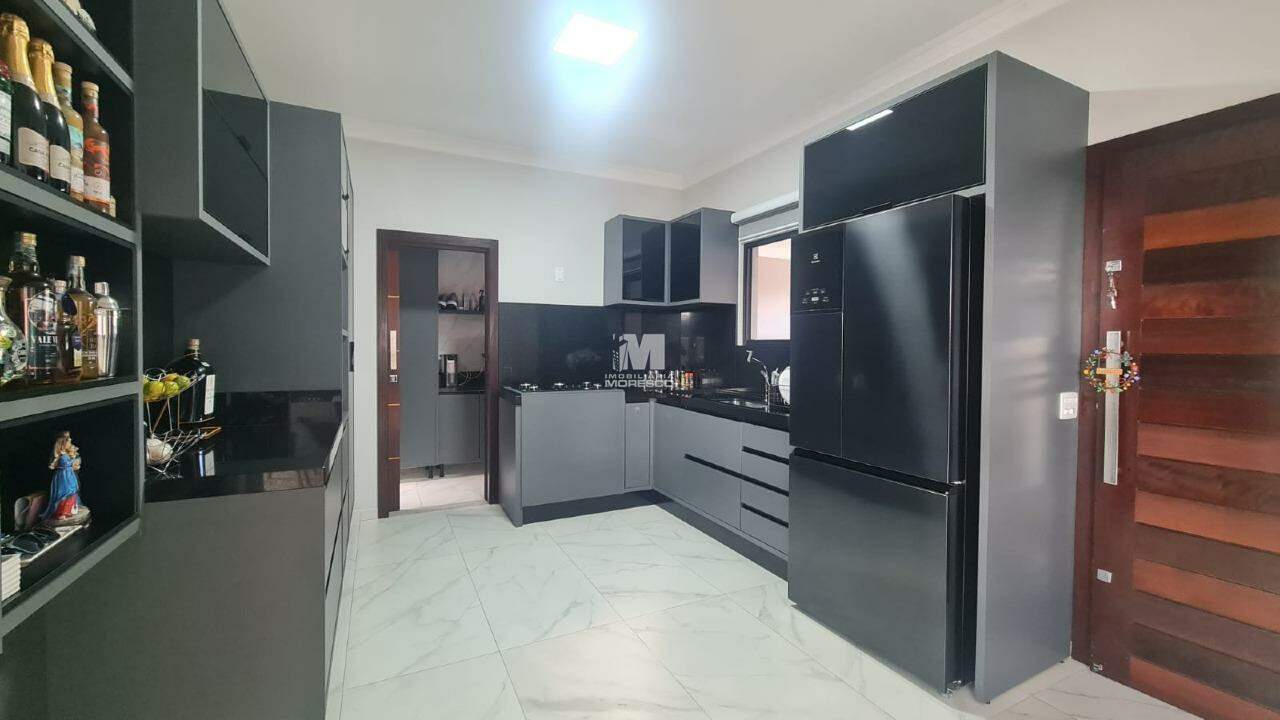 Casa à venda no bairro Souza Cruz: 