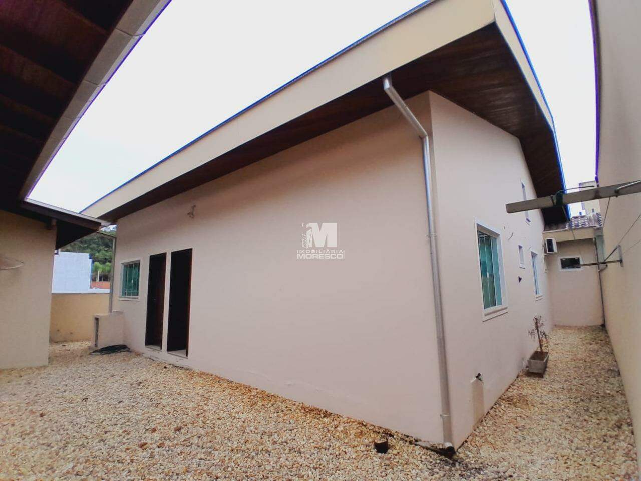 Casa para aluguel no bairro Souza Cruz: 