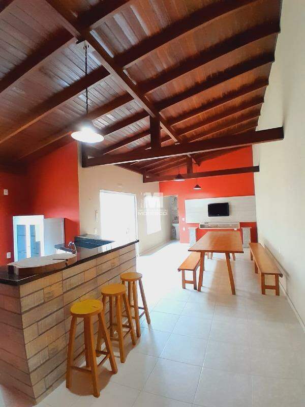 Casa para aluguel no bairro Souza Cruz: 