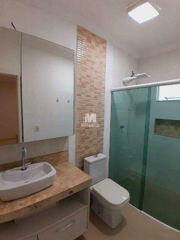 Casa para aluguel no bairro Souza Cruz: 