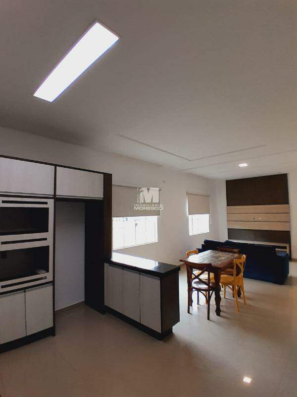 Casa para aluguel no bairro Souza Cruz: 