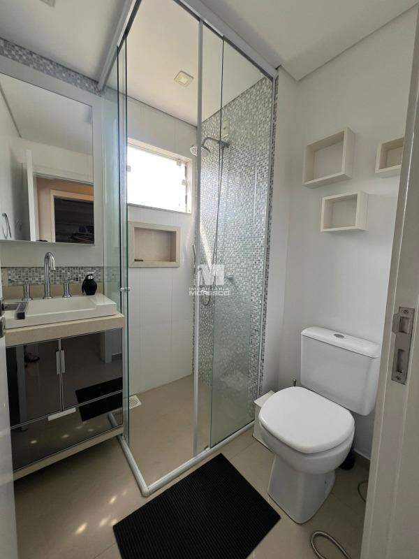 Apartamento à venda no bairro Santa Terezinha: 