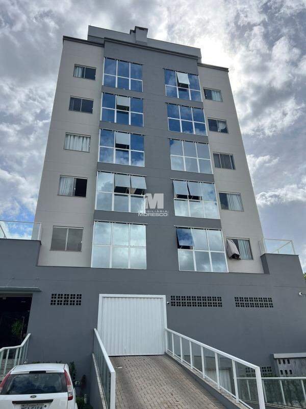 Apartamento à venda no bairro Santa Terezinha: 