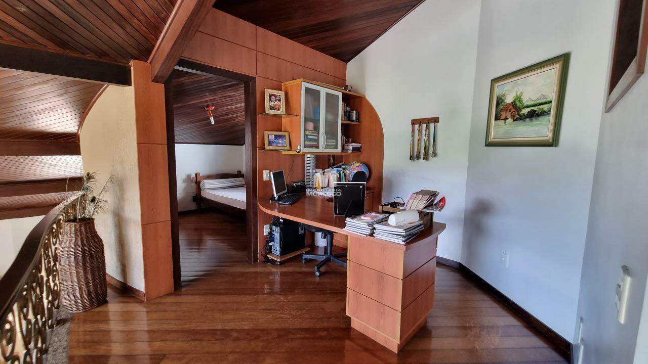 Casa à venda no bairro Centro: 