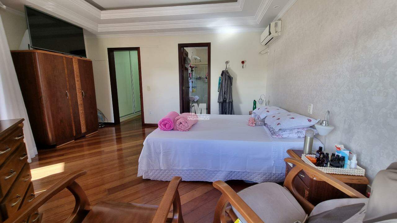 Casa à venda no bairro Centro: 