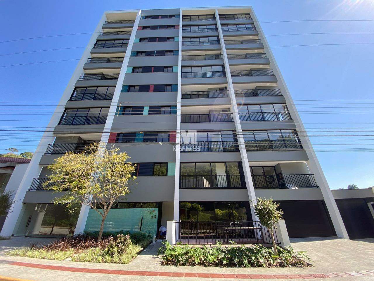 Apartamento à venda no bairro Azambuja: 