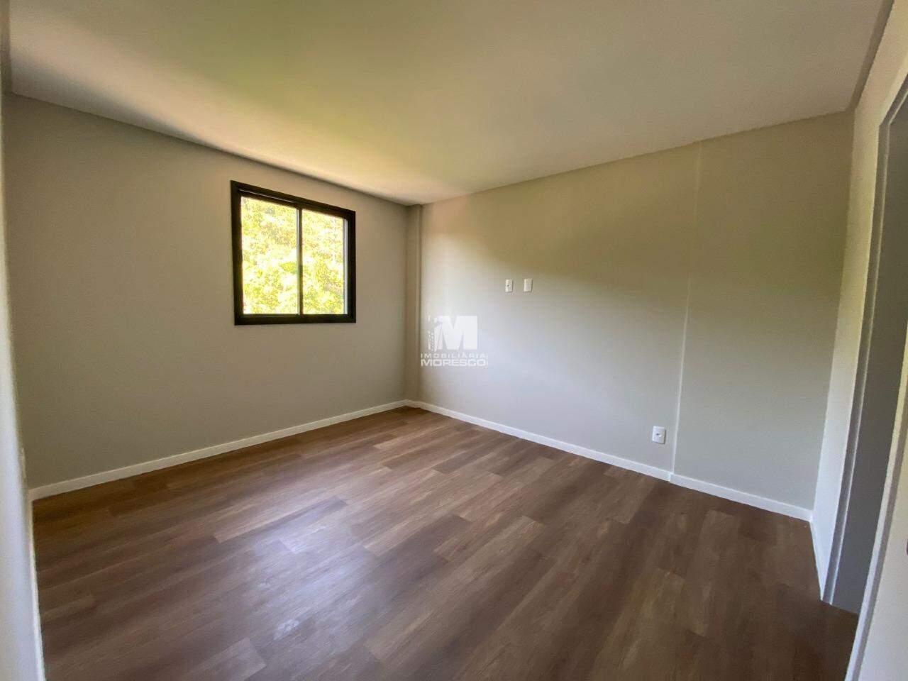 Apartamento à venda no bairro Azambuja: