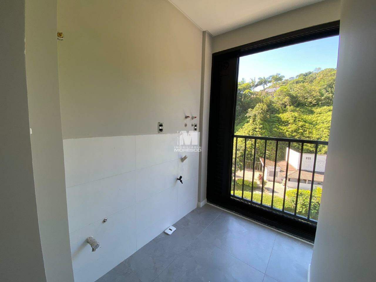 Apartamento à venda no bairro Azambuja: