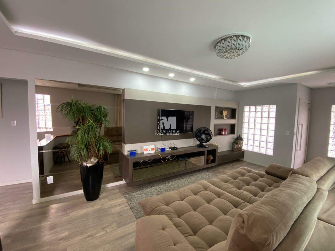 Casa à venda no bairro Jardim Maluche: 