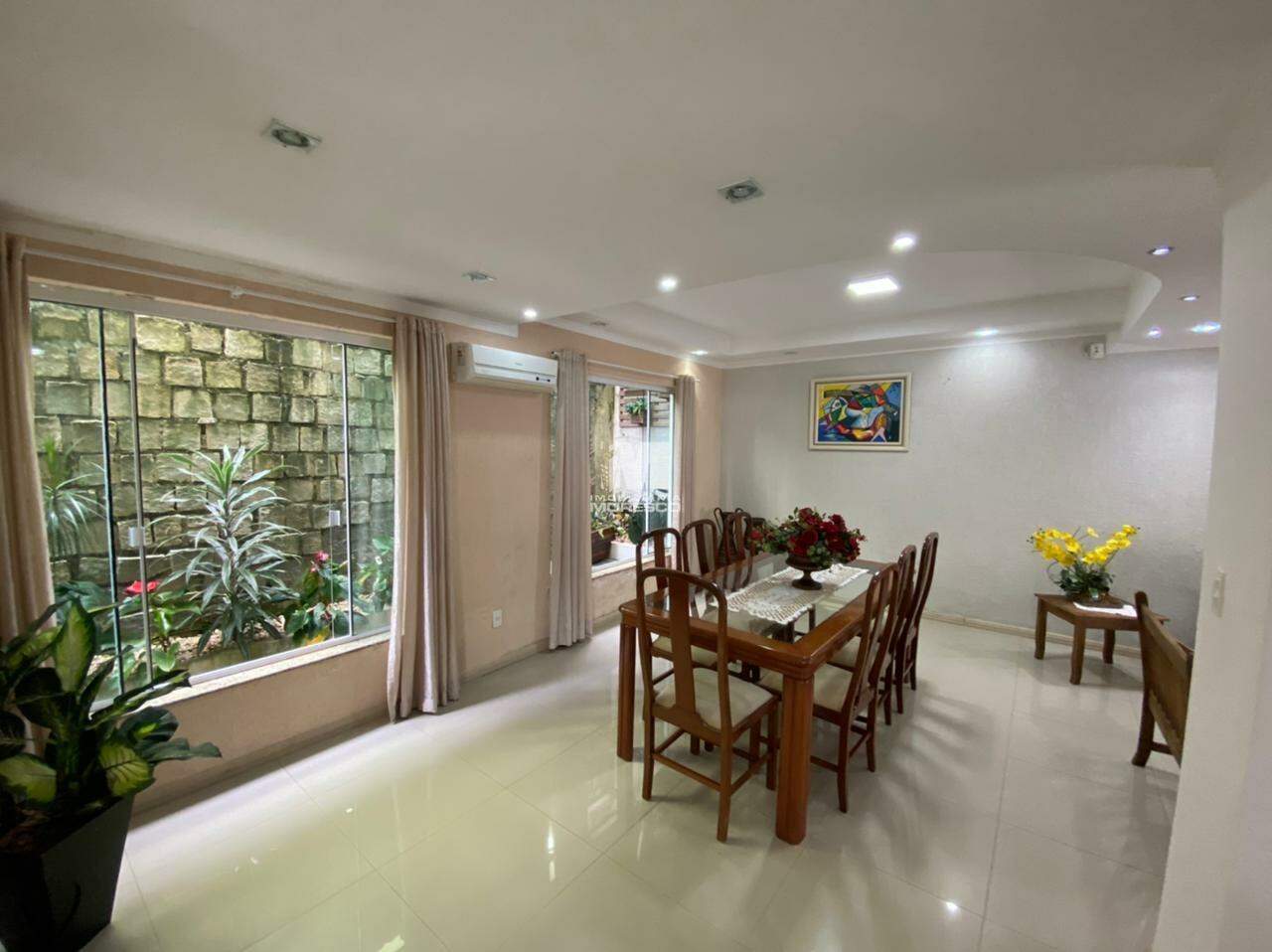 Casa à venda no bairro Jardim Maluche: 