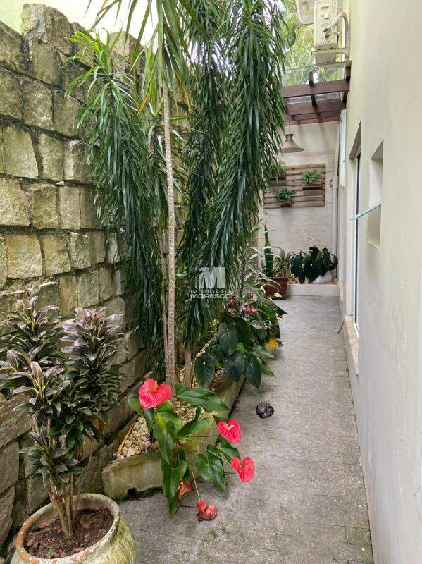 Casa à venda no bairro Jardim Maluche: 