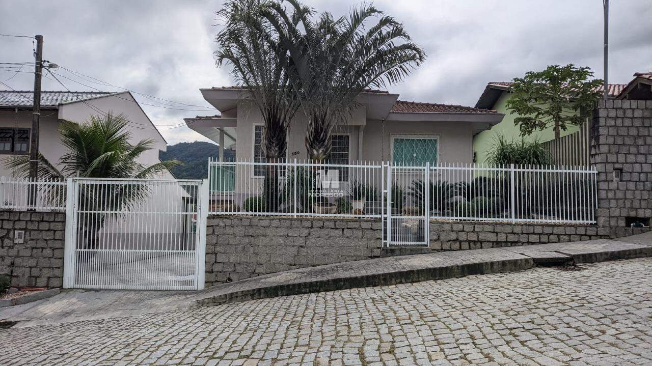 Casa à venda no bairro Jardim Maluche: 