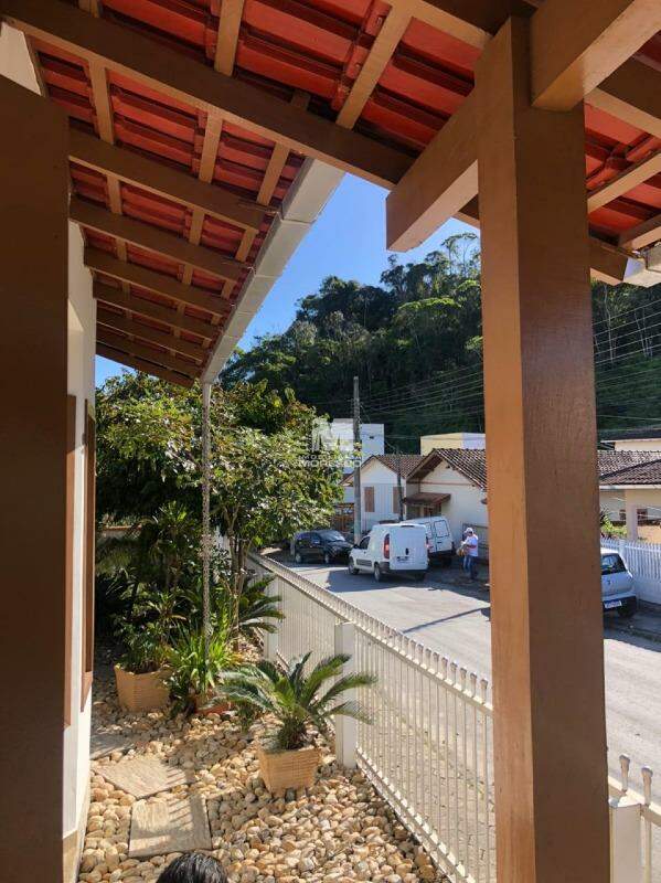 Casa de 4 quartos, 165m² no bairro Primeiro de Maio, em Brusque | Eu Corretor