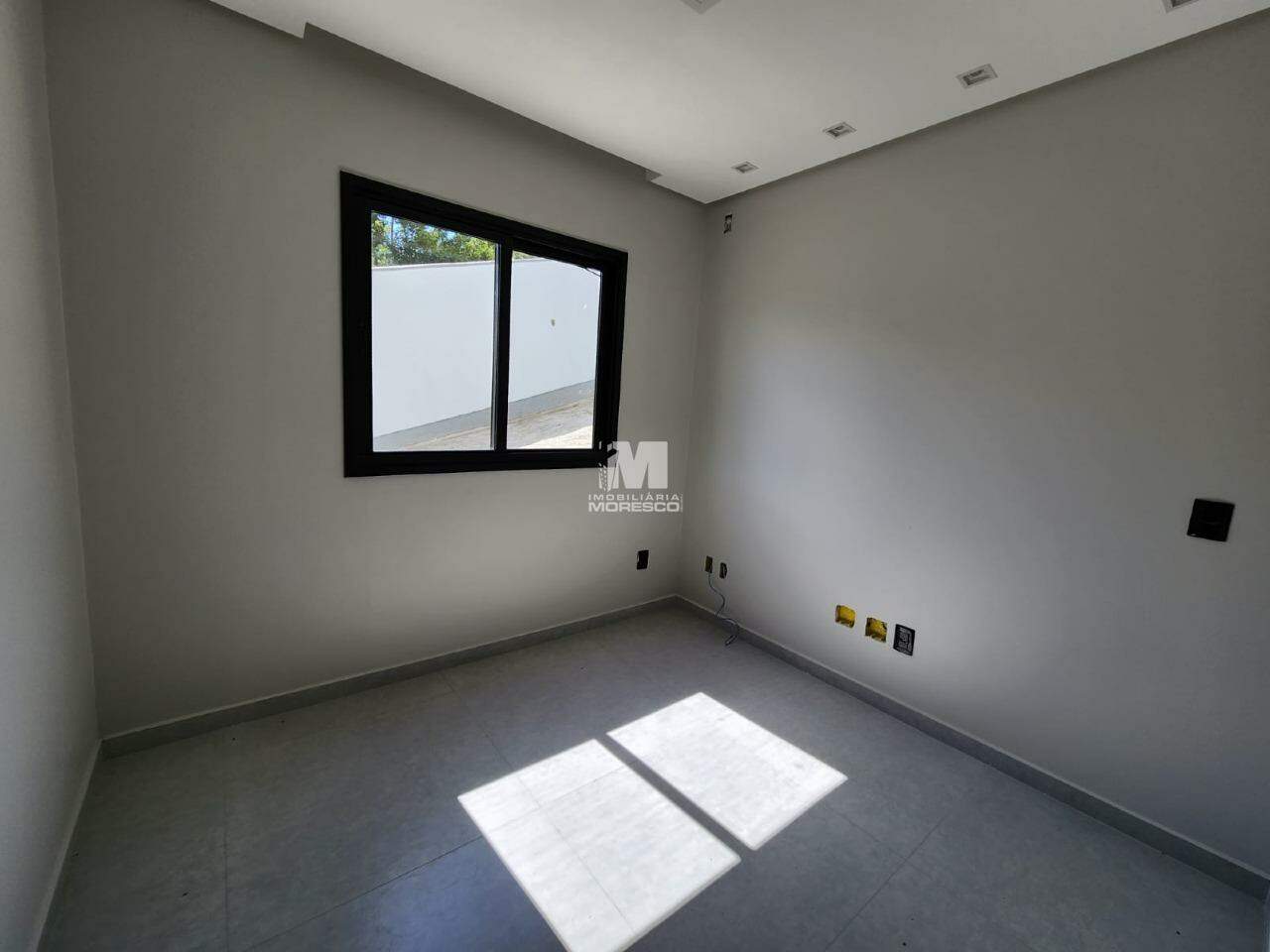 Casa à venda no bairro Souza Cruz: 