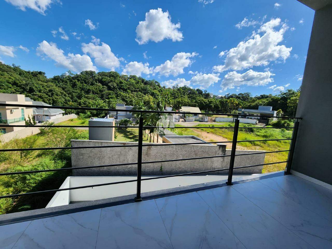 Casa à venda no bairro Souza Cruz: 