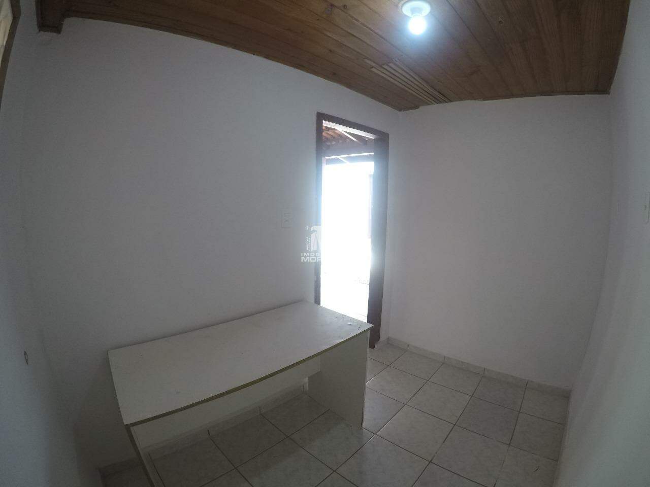 Casa para aluguel no bairro Bateas: 