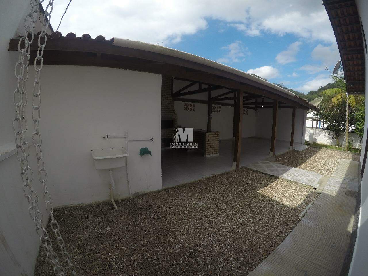 Casa para aluguel no bairro Bateas: 