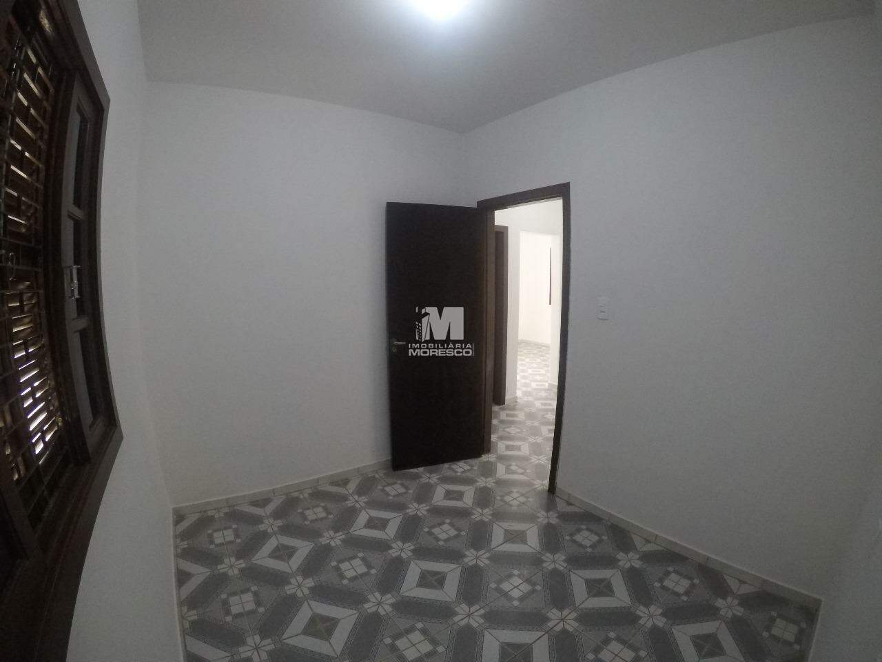 Casa para aluguel no bairro Bateas: 