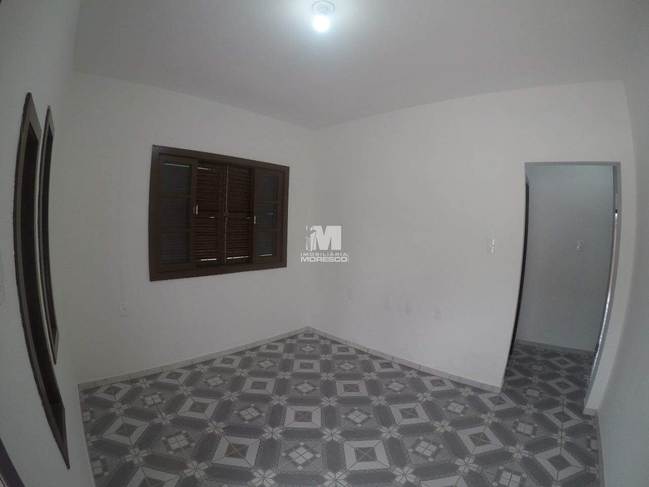 Casa para aluguel no bairro Bateas: 
