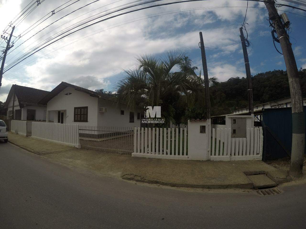 Casa para aluguel no bairro Bateas: 