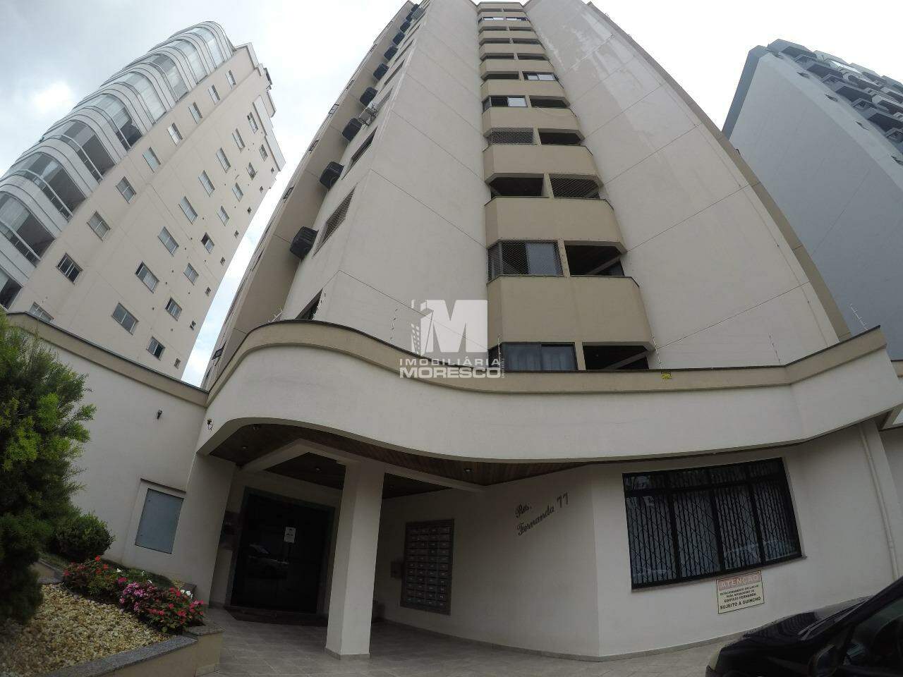 Apartamento para aluguel no bairro Centro: 