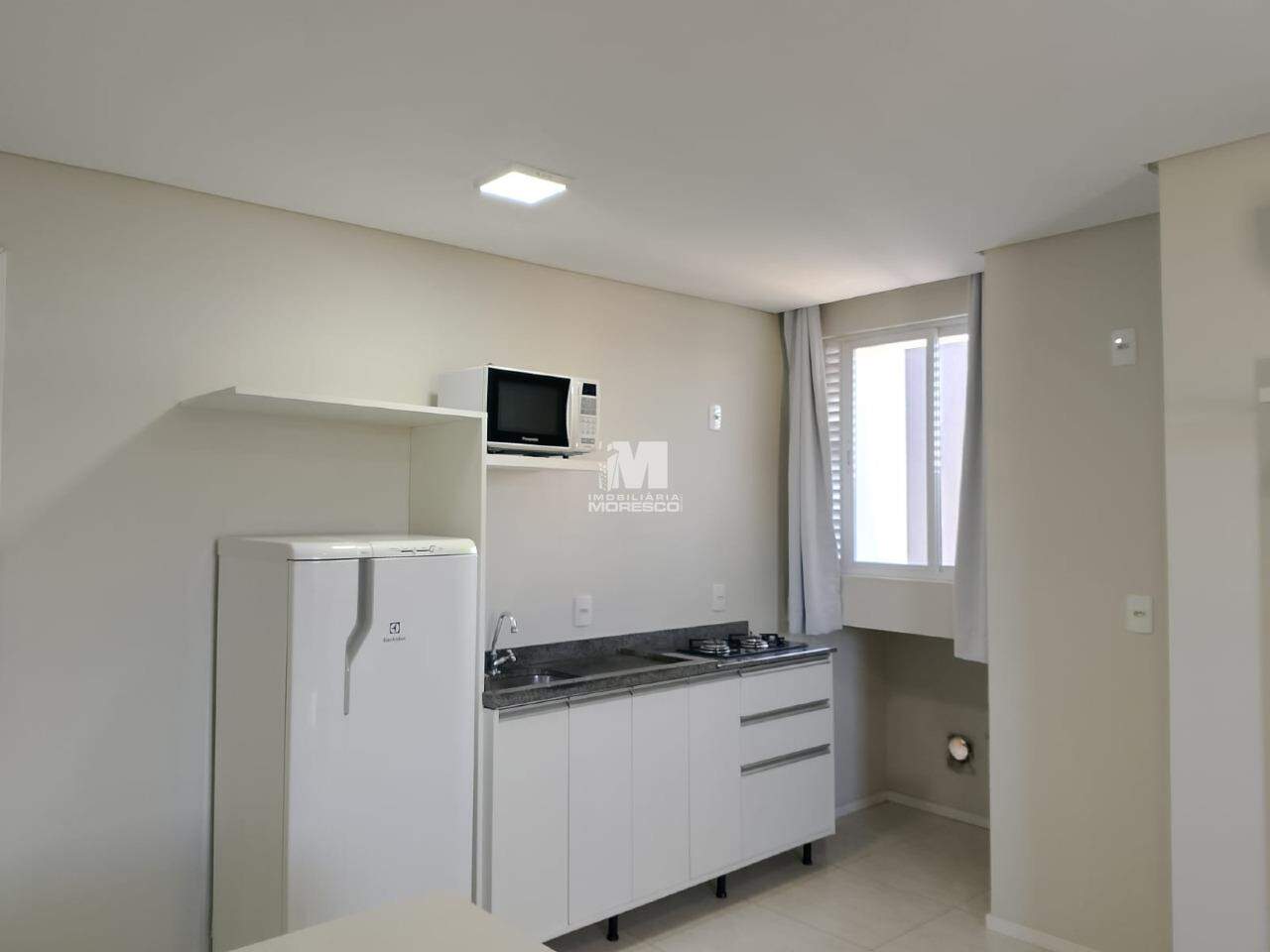 Flat para aluguel no bairro Santa Terezinha: 