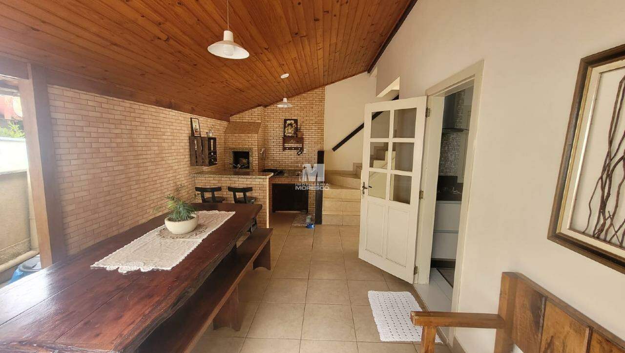 Casa à venda no bairro Centro: 